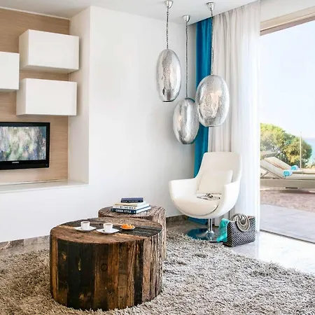 Althea Kalamies Luxury 4 * פרוטאראס