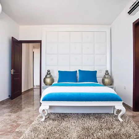 빌라 Althea Kalamies Luxury 4 *